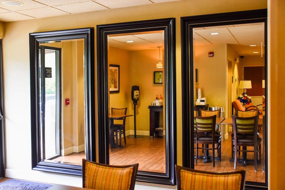 Hampton Inn Perry Exterior photo
